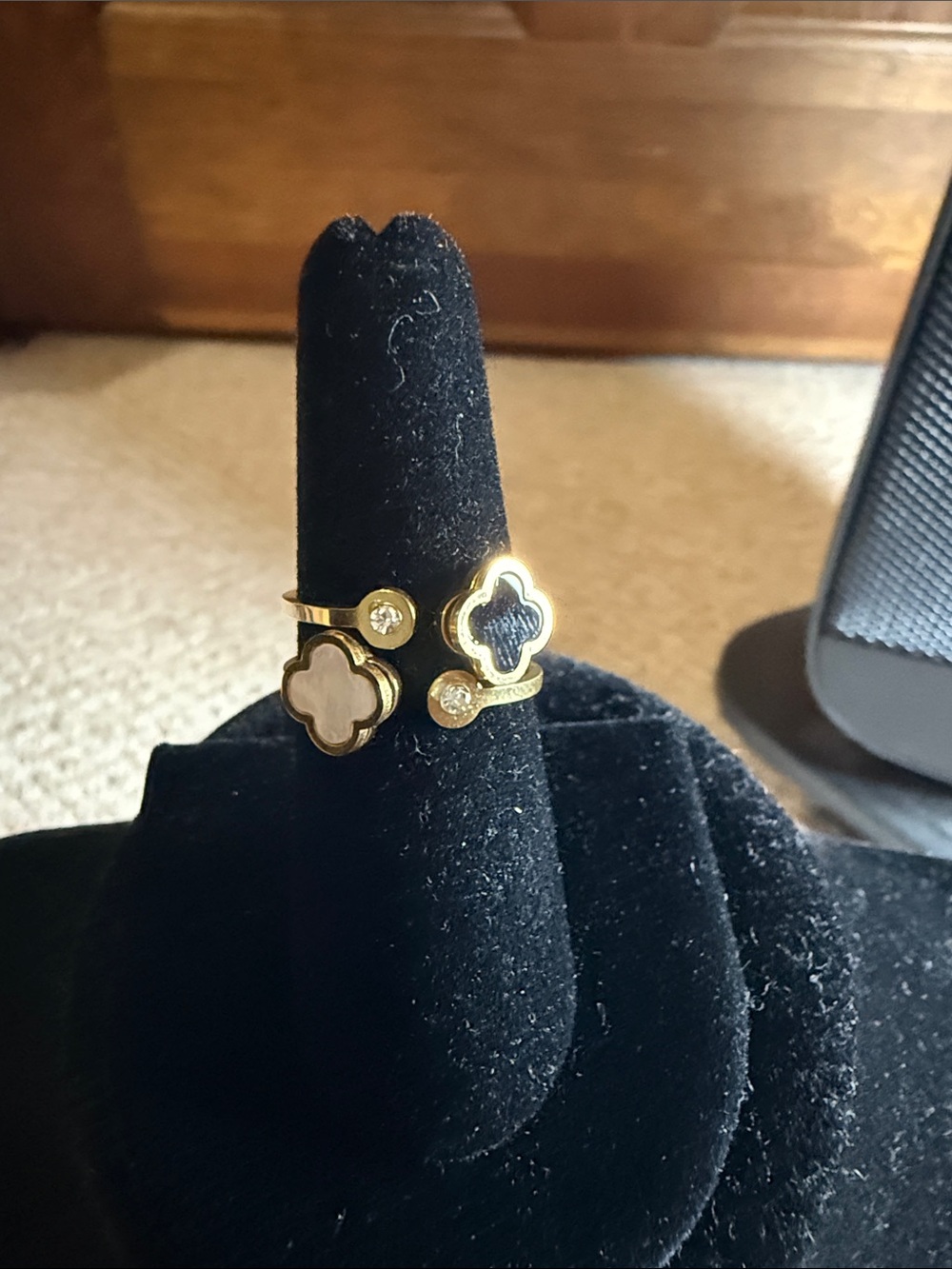 Gold Clover Accent Open Band Ring with White and Black Inlay